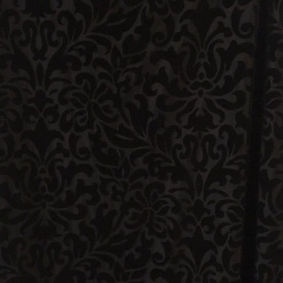 TALBOTS Women’s Knee-Length Velvet Skirt Size 2 - Picture 4 of 8